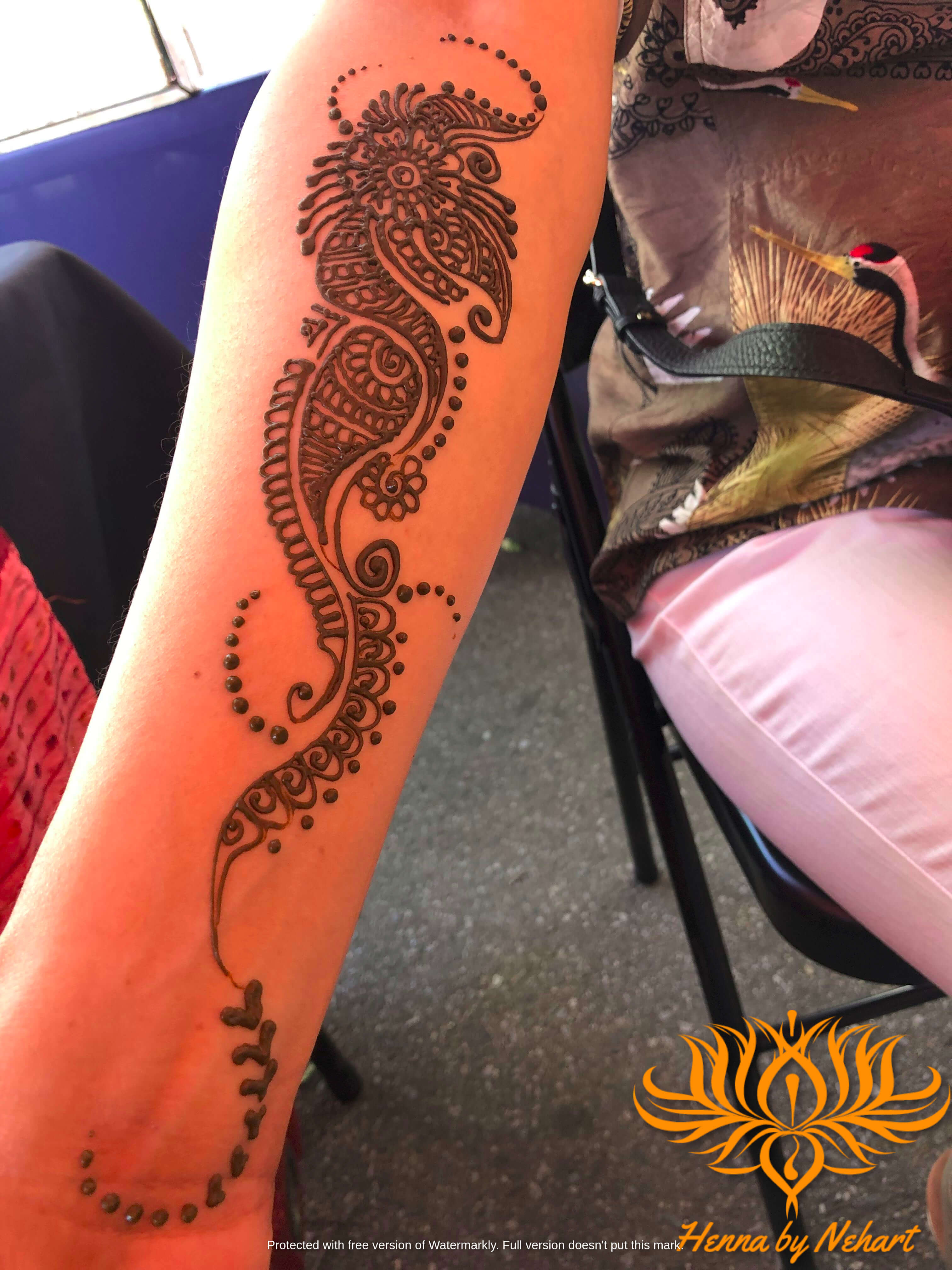 Henna Design for Coachella festival, Fully inspired by Darcy Henna Lounge |  Tatuaje de henna en el hombro, Henna, Estilos